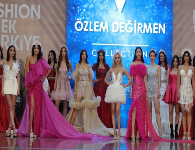 ÖZLEM DEĞİRMEN DUBAİ YOLCUSU